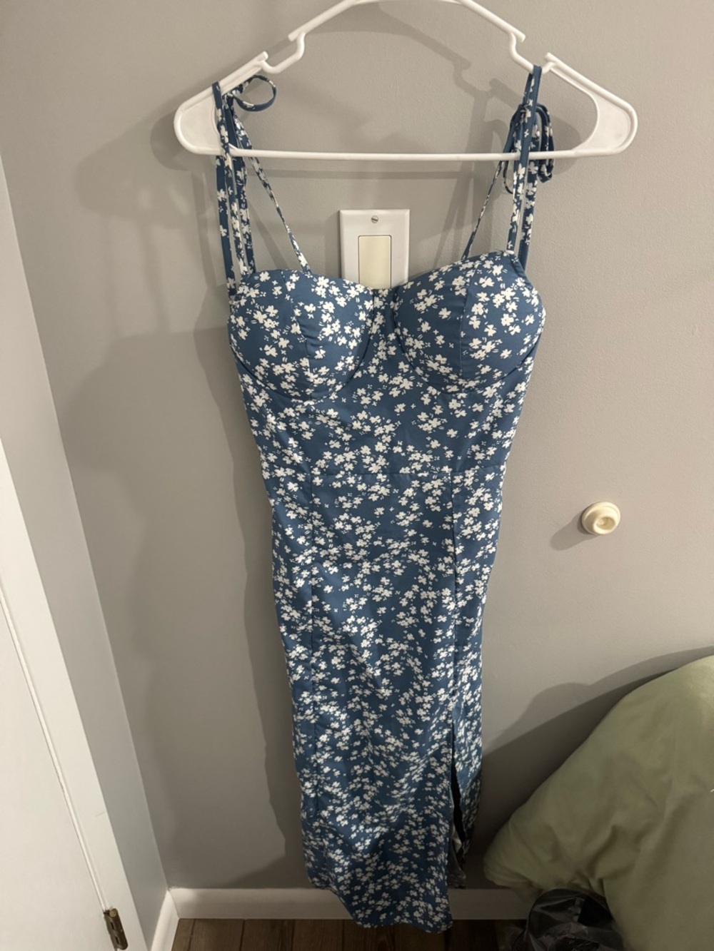 Blue Floral Midi Dress with White Daisies